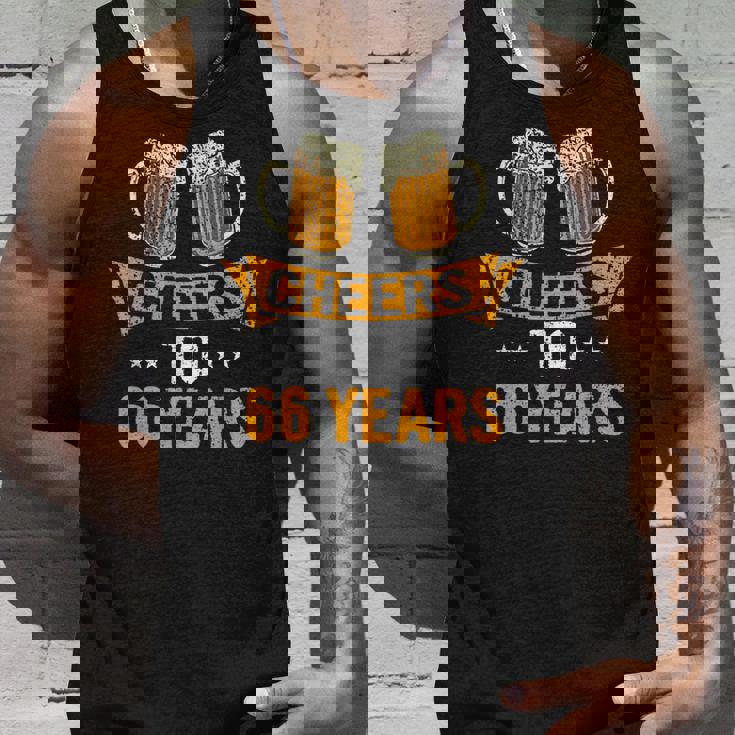 Cheers To 66歳 66歳 誕生日パーティー お祝いギフト タンクトップ 彼への贈り物