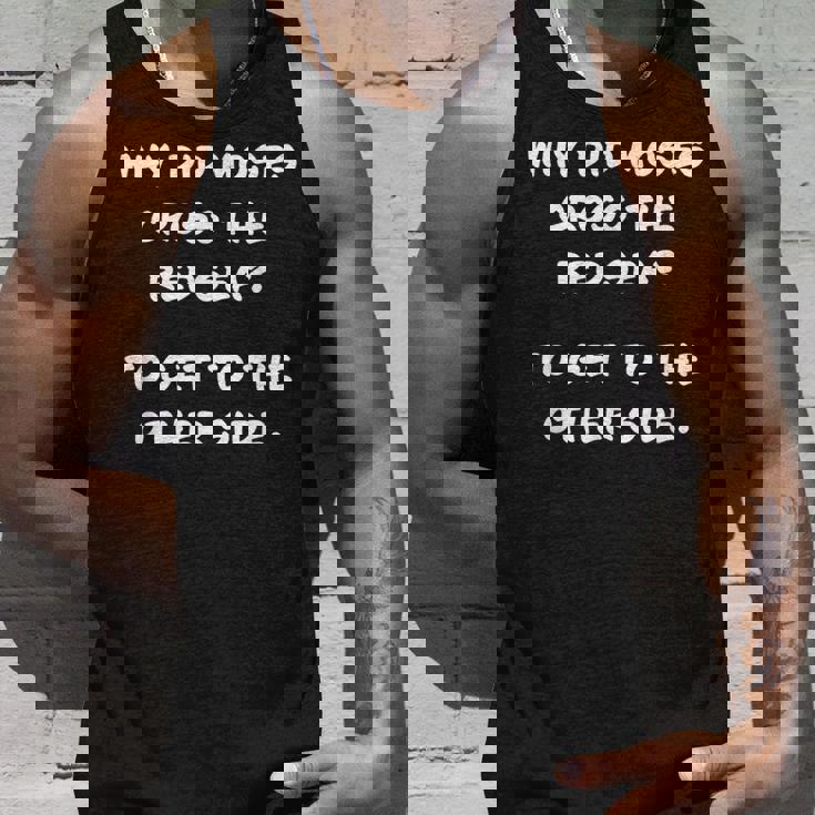 Clean Bible Character Humor – Moses & The Redea タンクトップ 彼への贈り物