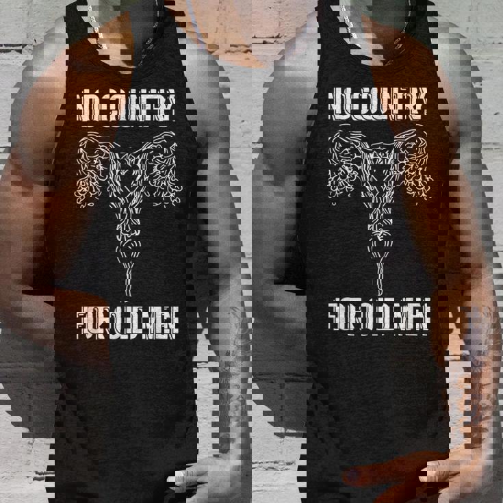 No Country For Old Feminist タンクトップ 彼への贈り物