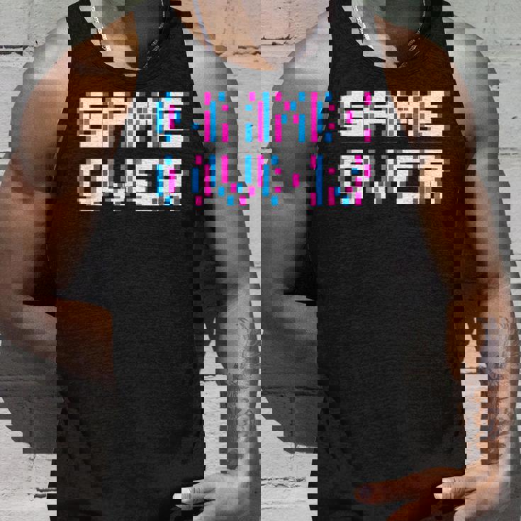 Game Over 8Bit ゲームオーバー 8ビットピクセル レトロヴィンテージビデオゲームグラフィック ゲーマー タンクトップ 彼への贈り物