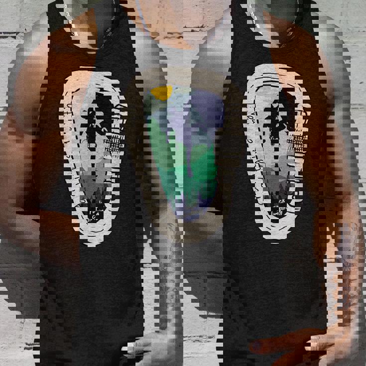 Gravity Is A Myth カラビナ ロッククライミング 山登り タンクトップ 彼への贈り物