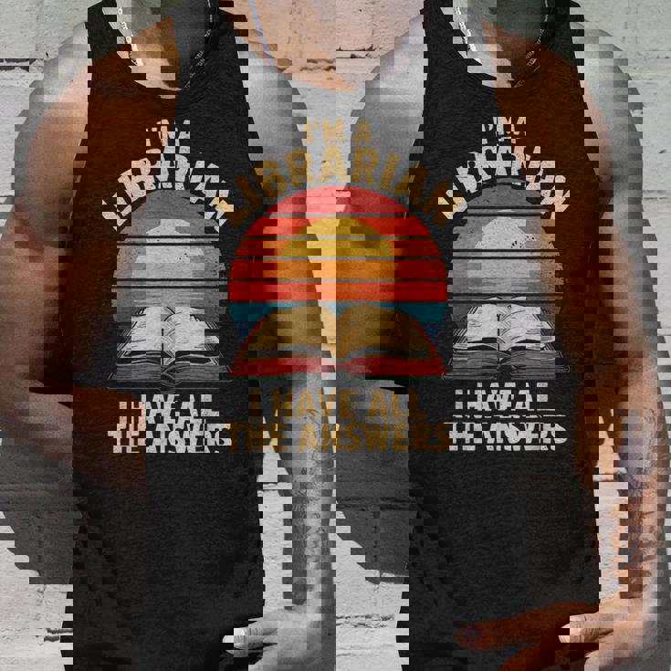 I'm A Librarian I Have The All Answers Retro Librarian タンクトップ 彼への贈り物