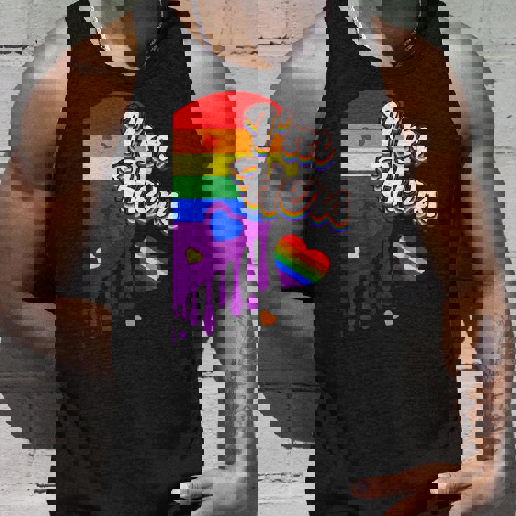 I'm Hers &He's Mine 虹のハート Lgbtq プライド デザイン タンクトップ 彼への贈り物