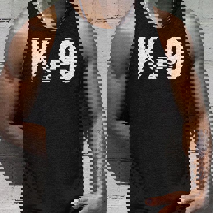 K9 ジャーマンシェパード ロゴデザイン K-9 退役軍人の日 タンクトップ 彼への贈り物