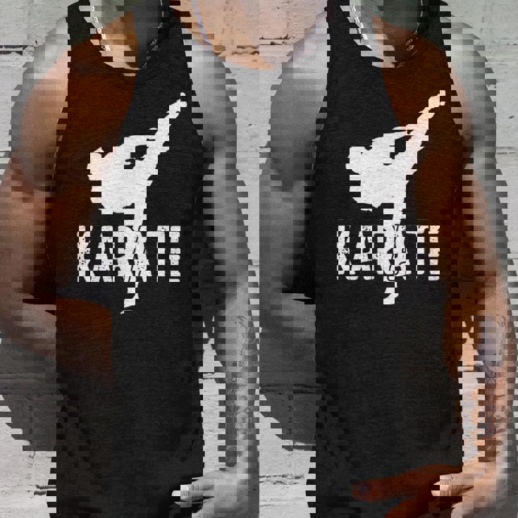 Karate Kick 空手キック松濤館、剛柔和道上地糸東極真流 タンクトップ 彼への贈り物