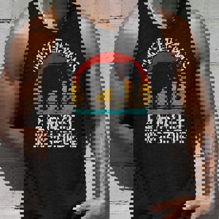 I Like Elephants And Maybe Like 3 People シャツ 象 タンクトップ 彼への贈り物