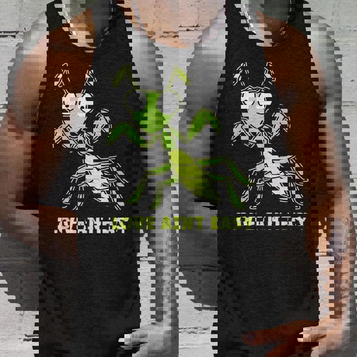 Love Ain't Easy カマキリ ユーモア 昆虫 恋人 ジョーク タンクトップ 彼への贈り物