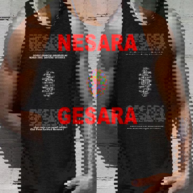 Nesara Gesara、赤い文字。 タンクトップ 彼への贈り物