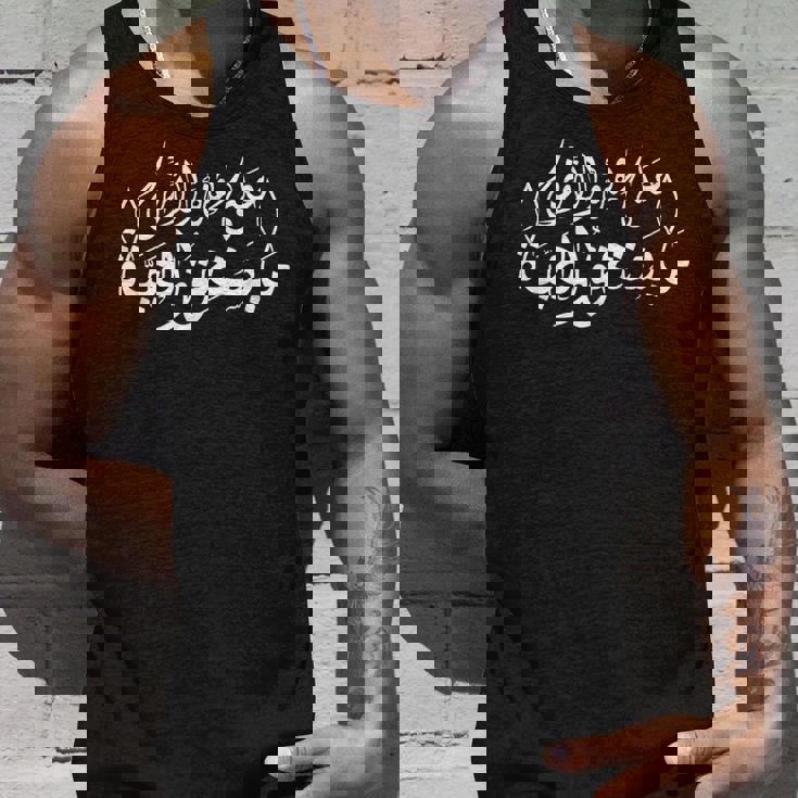 On This Earth アラビア語引用 カリグラフィー タンクトップ 彼への贈り物