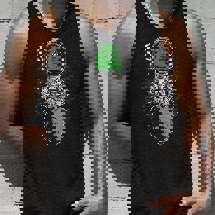 Pepe Crypto用のpepeコインデザイン。 タンクトップ 彼への贈り物