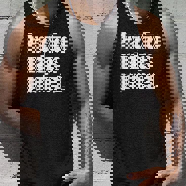 Practice Makes Perfect 継続は力なり 英語 文字入り 格言 黒 他カラー メンズ レディース タンクトップ 彼への贈り物