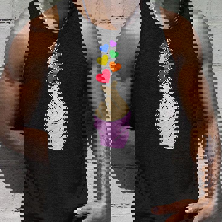 Pride レズビアン ゲイバイセクシャル トランスジェンダー 指 ハート付き タンクトップ 彼への贈り物