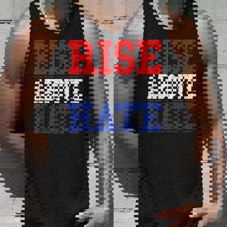 Rise Above Hate Red And Blue America タンクトップ 彼への贈り物