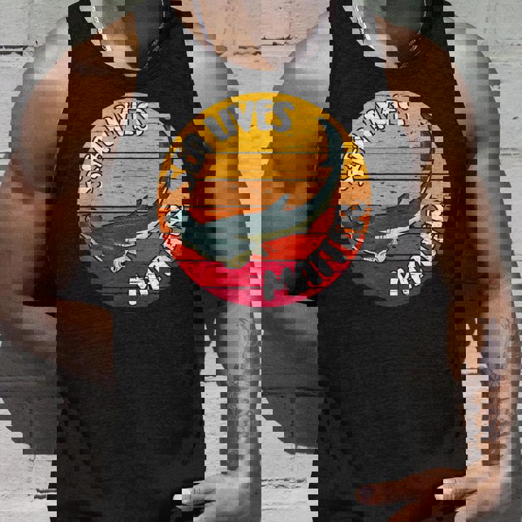 Sea Lives Matter ハンマーヘッドシャークを守る海の命 タンクトップ 彼への贈り物