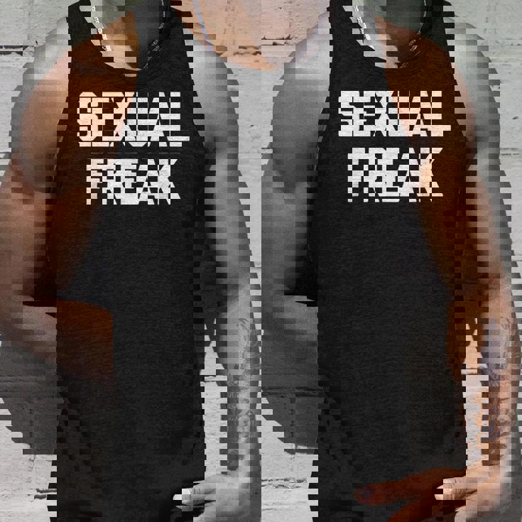 Sexual Freak 面白い言い回し皮肉なかわいいセクシーなクールなセックス タンクトップ 彼への贈り物