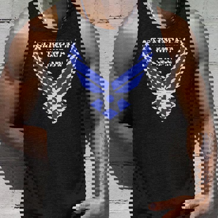 Stationed At Yokota Japan 日本 キャンプ 横田 よこた での任務のツアー タンクトップ 彼への贈り物