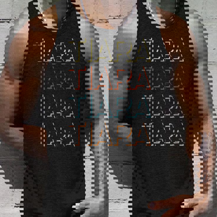 Tiara First Name 名前入り タンクトップ 彼への贈り物