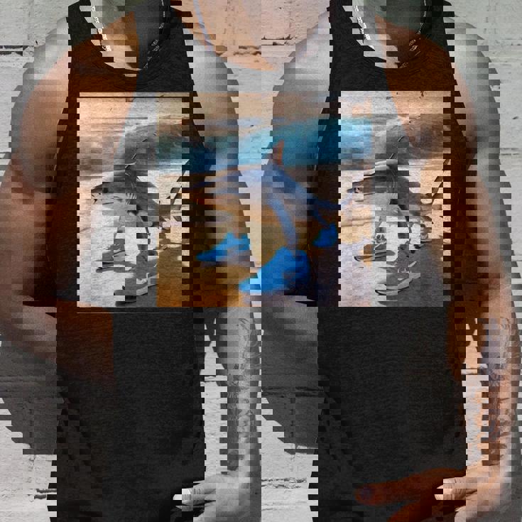 Tralalelo Tralala 面白いサメ イタリアのブレイン ミーム グラフィック タンクトップ 彼への贈り物