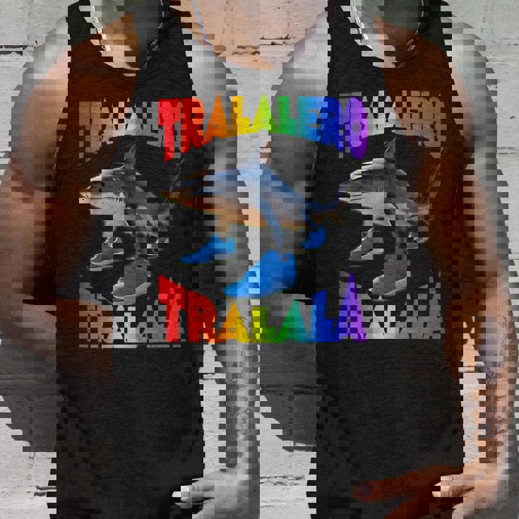 Tralalero Tralala イタリアンブレインロットミーム タンクトップ 彼への贈り物