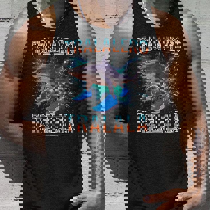 Tralalero Tralala Italian Brainrot タンクトップ 彼への贈り物