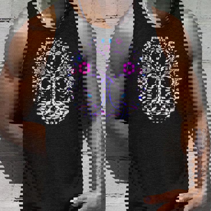 Triquetta ケルティック 保護ルーン 花とハート タンクトップ 彼への贈り物