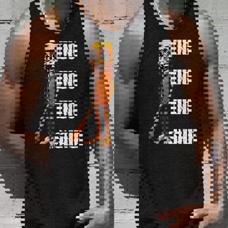 Tung Tung Tungahur イタリアンブレインレッドミーム タンクトップ 彼への贈り物