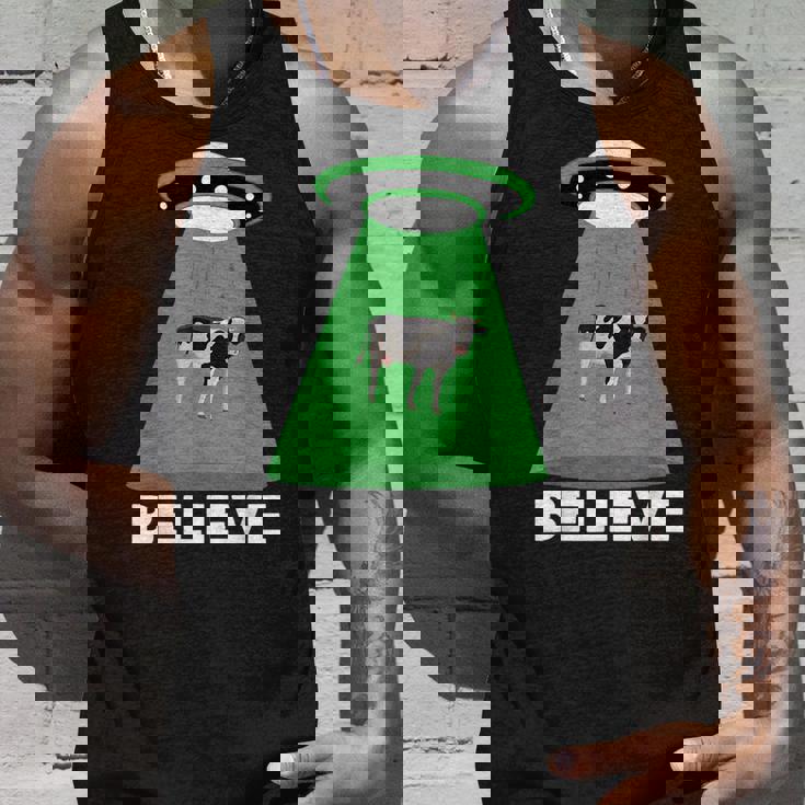 Ufo Cow Abduction Ufo Alien Abduction タンクトップ 彼への贈り物