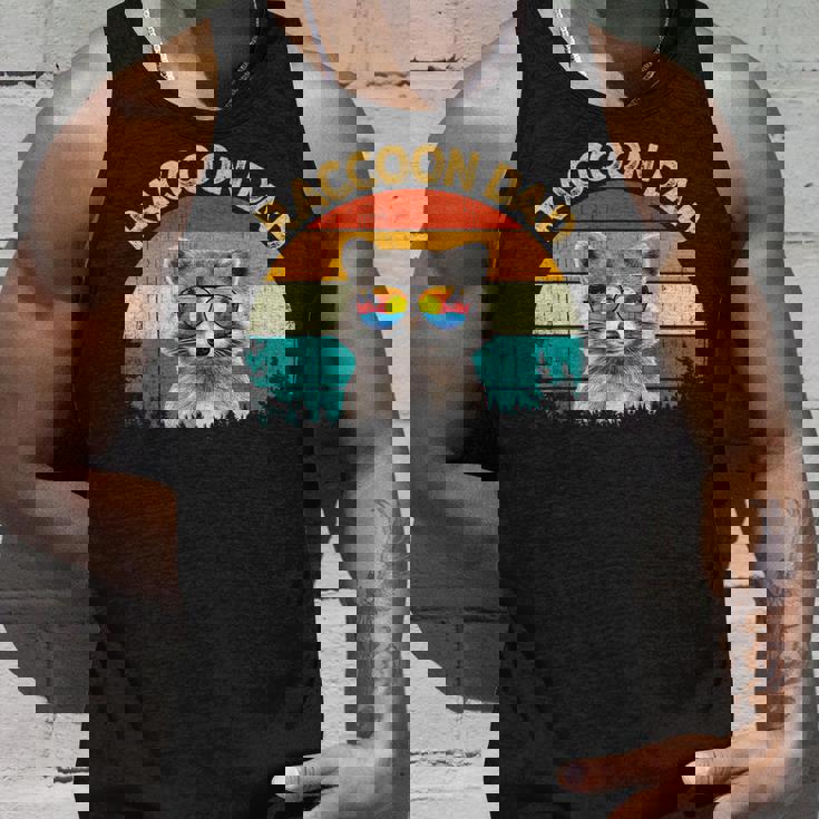 Vintage Retro Wild Animalummerunglass Common Raccoon Dad タンクトップ 彼への贈り物