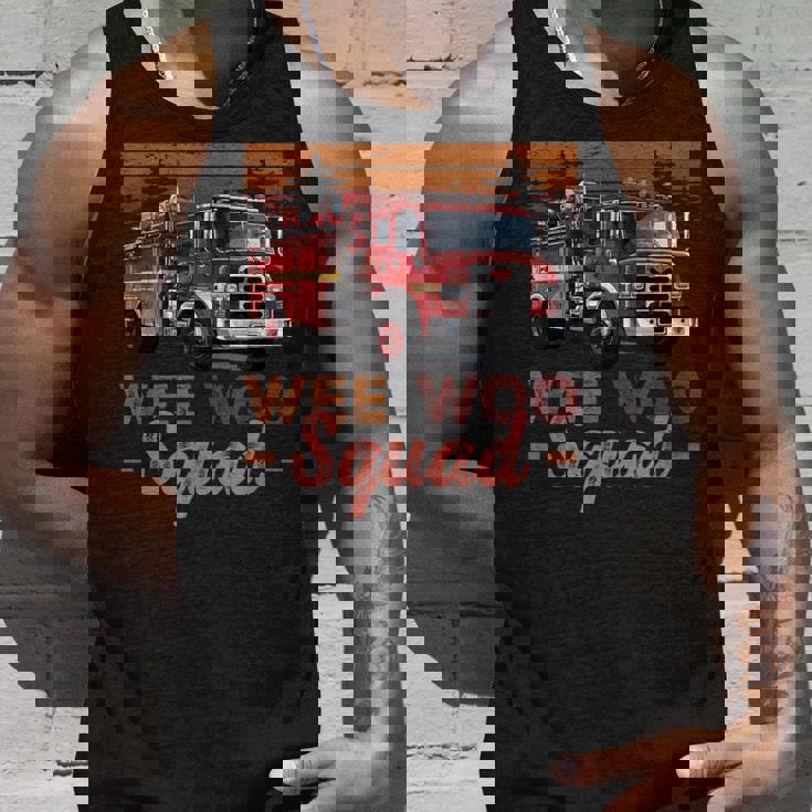 Wee Wooquad 消防車 消防士 ヴィンテージ 消防車 タンクトップ 彼への贈り物