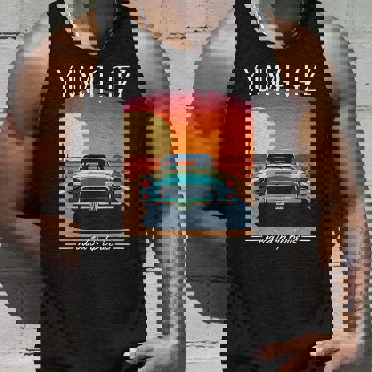 Yuma Az レトロハイウェイ ノスタルジック ヴィンテージカーデザイン タンクトップ 彼への贈り物