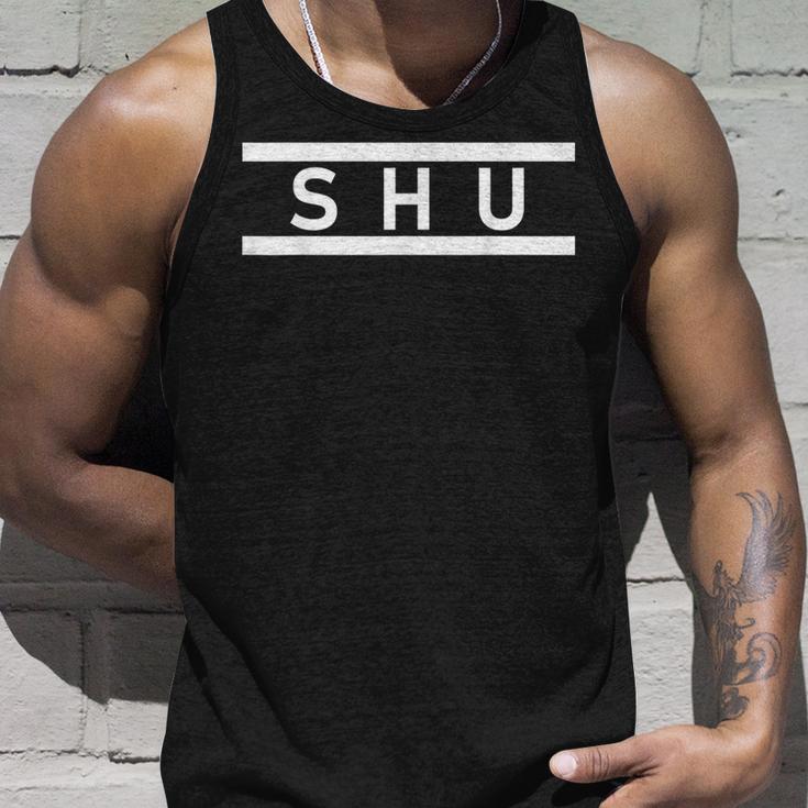 「Shu」ヘボン式「しゅう」「シュウ」「シュー」下の名前 ローマ字 名入れ 名乗り ラテン文字 綴り タンクトップ 彼への贈り物