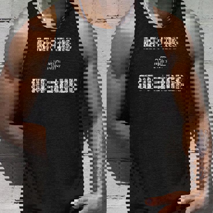 「人は計画し、神は笑う」面白いことわざ タンクトップ 彼への贈り物