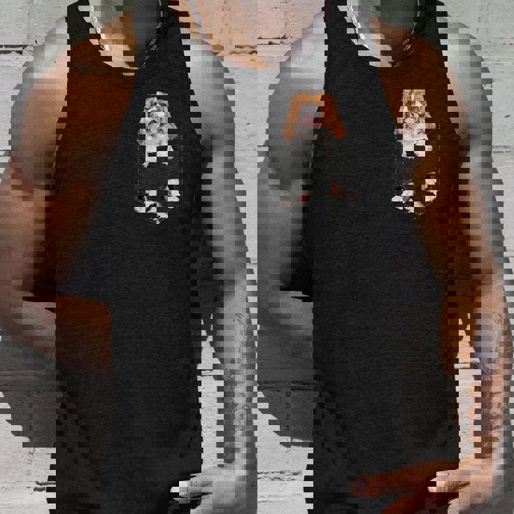 おかしなキャバリア王チャールズ・スパニエルがあなたのポケットに。 タンクトップ 彼への贈り物