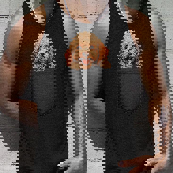 おもしろトイプードル 子犬 ポケットに入れたかわいいペット愛好家 タンクトップ 彼への贈り物