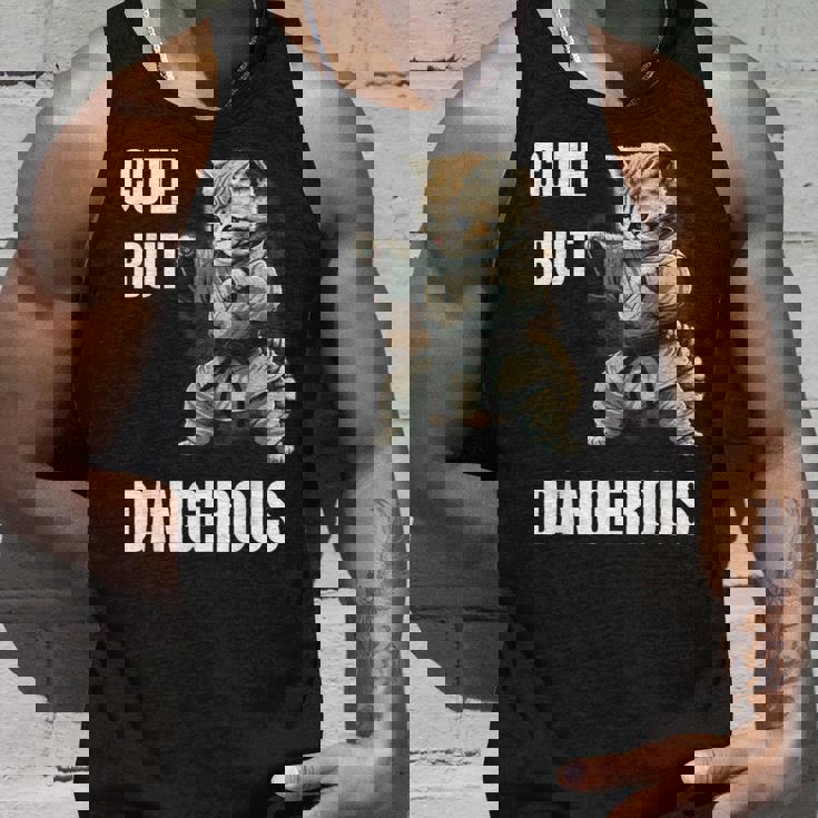 かわいいけど危険な空手 面白い テコンドー 猫 格闘技 タンクトップ 彼への贈り物