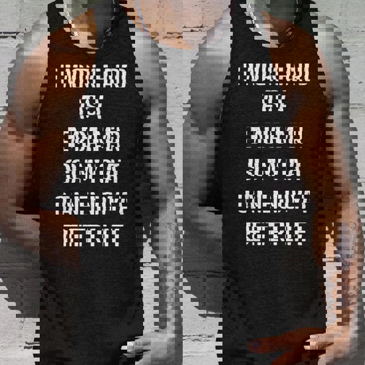 かわいいことわざ、面白い皮肉なニーエンバーマーと私の猫。 長袖tシャツ タンクトップ 彼への贈り物