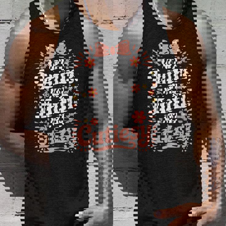 かわい子ちゃんの服はとても控えめで、とてもマインドフルで、とてもかわいいです。 タンクトップ 彼への贈り物