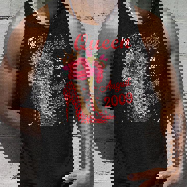 この女王は2009年8月に誕生しました。 タンクトップ 彼への贈り物