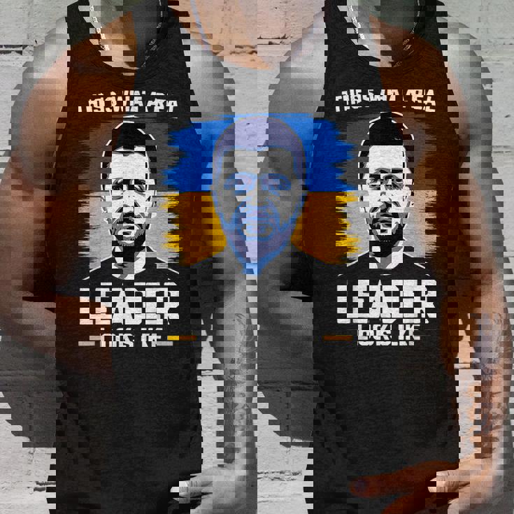 これが本当のリーダーがzelenskyをサポートしているように見えるものです。 タンクトップ 彼への贈り物