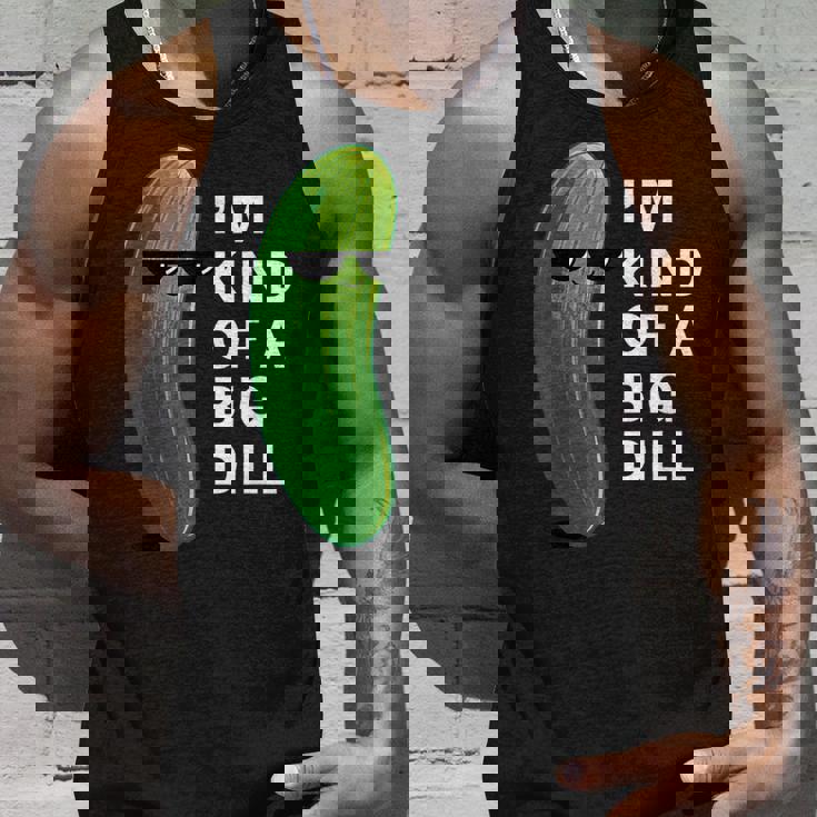 アイム・カインド・オブ・ア・ビッグ・ディルのフード・ダジャレ変なピクルス・キュウリ タンクトップ 彼への贈り物