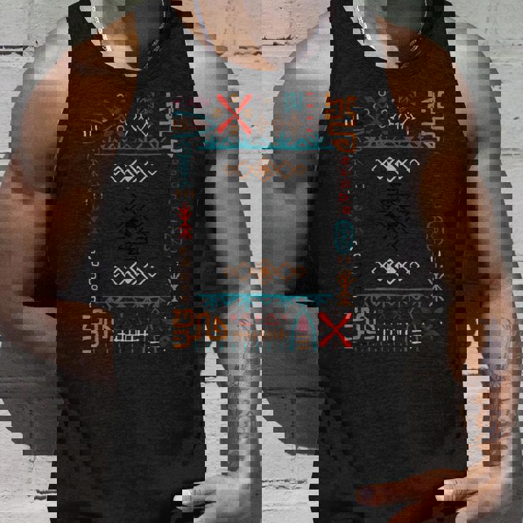 アステカ柄デザイン。 タンクトップ 彼への贈り物