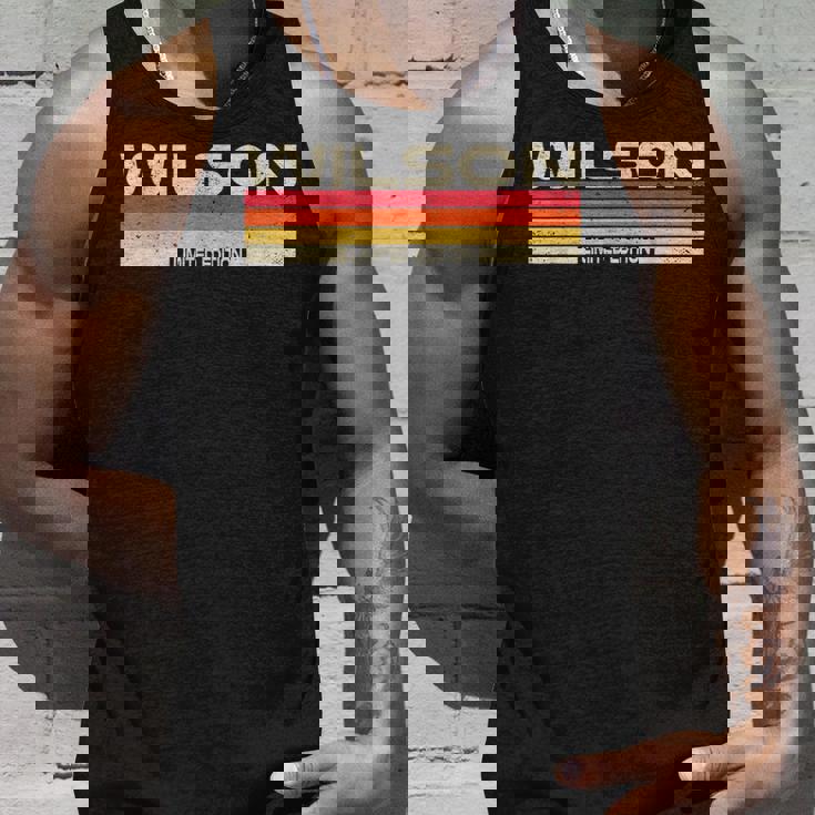 ウィルソン 姓 誕生日 家族 再会 80年代 90年代 夕日 タンクトップ 彼への贈り物