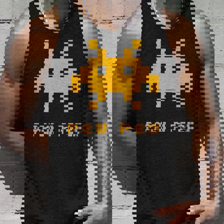 エイリアンインベーダーズピューピュースペース8ビットレトロビデオゲームギフト タンクトップ 彼への贈り物