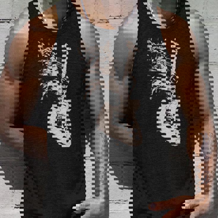 エレキギターを弾く猫 面白い猫ロッカー ロックショーで タンクトップ 彼への贈り物