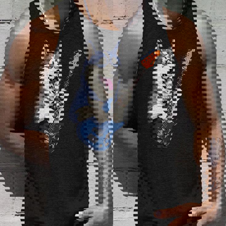 エレキギターを弾く面白いシベリアンハスキー犬ミュージシャン タンクトップ 彼への贈り物