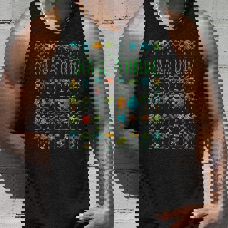 オカラフロリダ、アメリカ、ヤシの木のデザイン。 タンクトップ 彼への贈り物