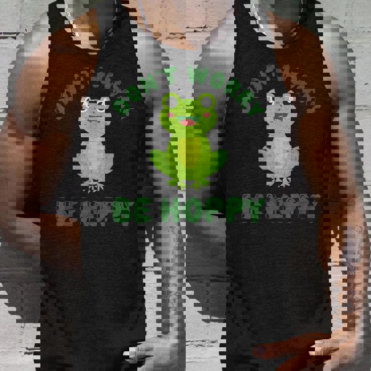 カエルの愛好家や教育者向けのかわいいカエルの先生のデザイン。 タンクトップ 彼への贈り物