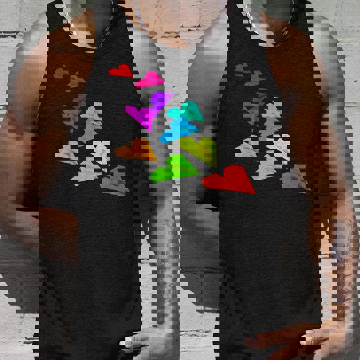 カラフルな紙飛行機デザイン 飛行機愛好家向け タンクトップ 彼への贈り物