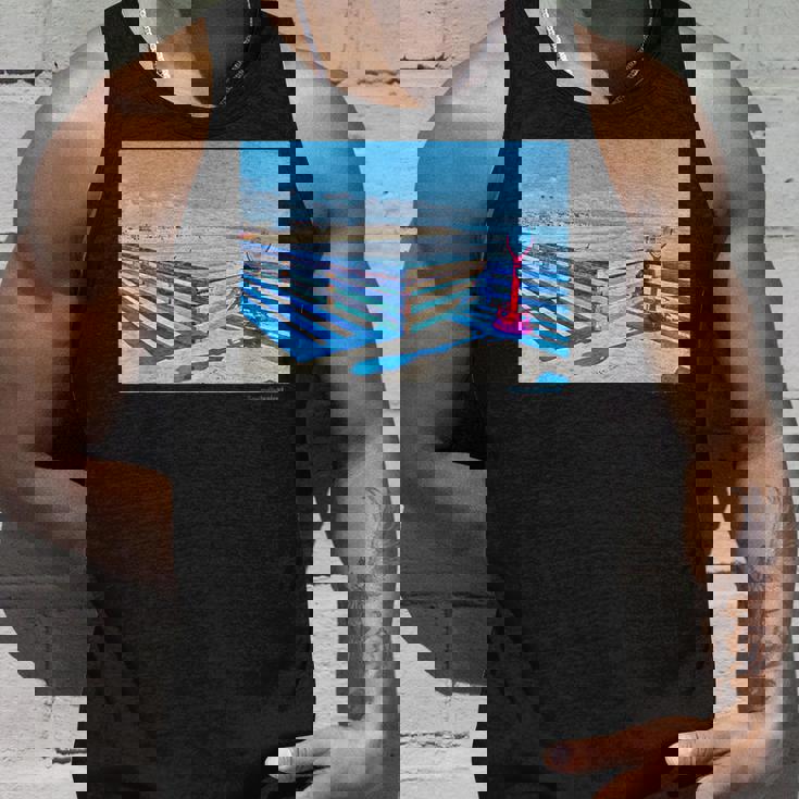 カリフォルニアの桟橋からのカラフルな海の景色 タンクトップ 彼への贈り物