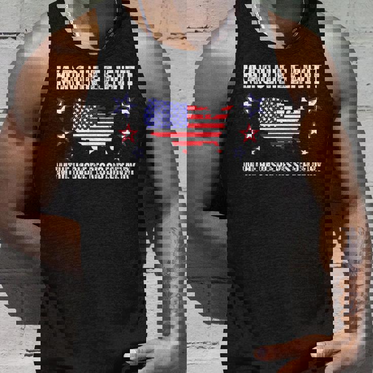 カロライン・レヴィット・ホワイトハウス報道官 タンクトップ 彼への贈り物